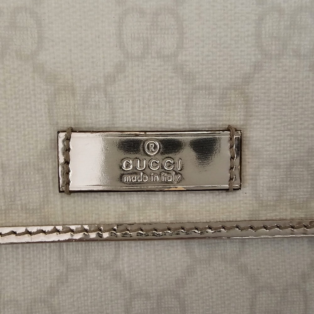 Gucci:RARE White & Silver Wallet w/ COA - Picture 3 of 15